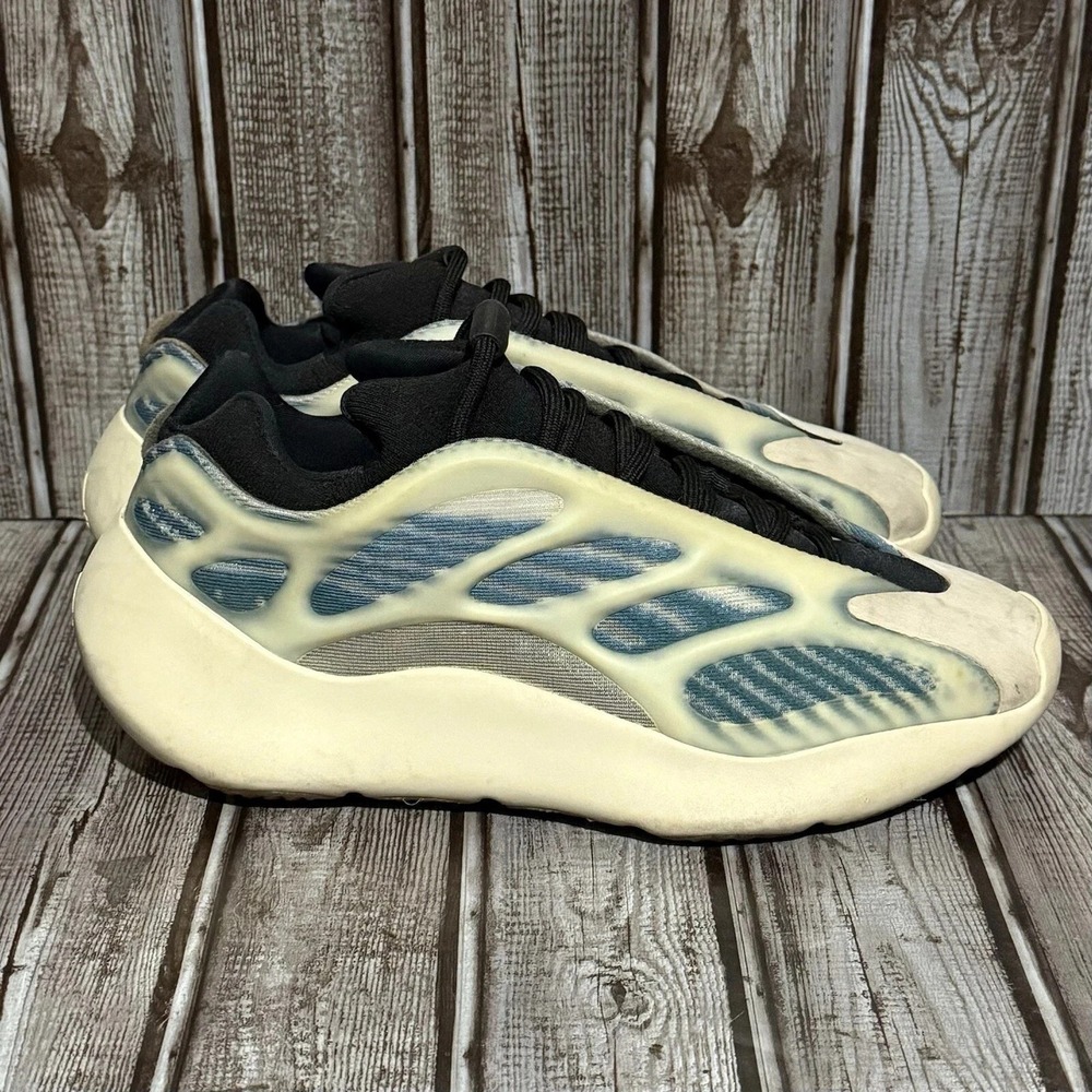 Adidas Yeezy 700 V3 Kyanite Blue White GY0260 Mens Size 6 Sneakers
